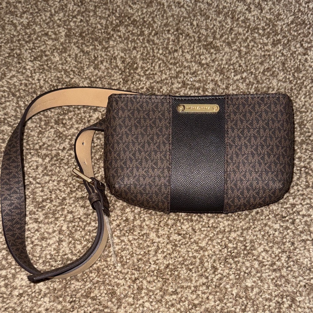 MICHAEL KORS Waist Belt Bag Fanny Pack
Brown - NWT - L/XL